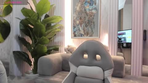 Sarah online show from March 25, 2:17 am