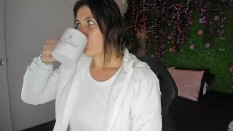 Sarah Deyvis online show from February 16, 1:11 pm