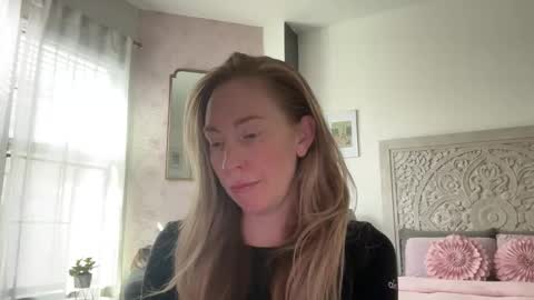 Sarah online show from April 2, 4:59 pm