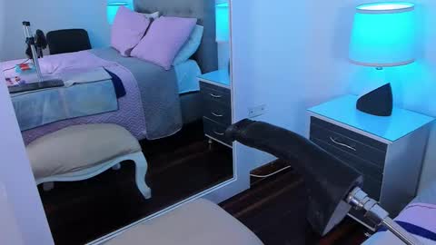 sararendon online show from February 11, 2:51 pm