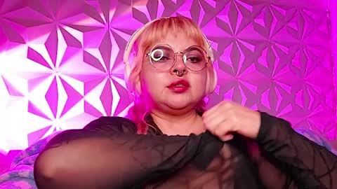 Gina George online show from April 3, 2:09 am