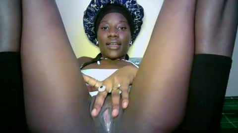 savagetonguee online show from March 16, 2:14 am