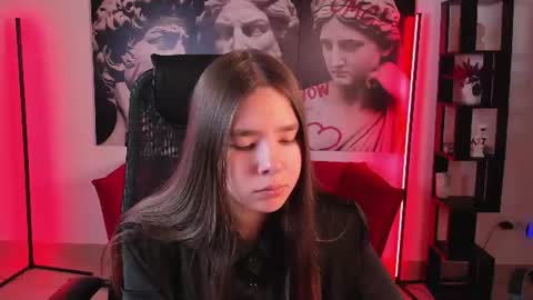 Saya online show from August 8, 1:52 pm