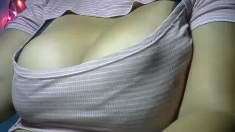 mai latina online show from April 15, 1:00 pm