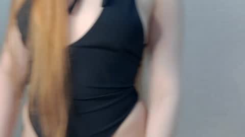 SelenaHanson online show from June 25, 7:59 pm