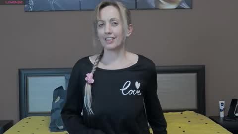 Tina online show from March 6, 7:42 pm