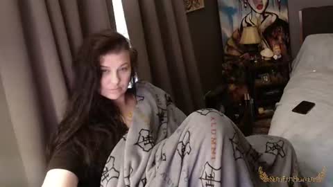 Tara online show from August 6, 11:39 am