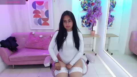 Serena  online show from February 11, 8:21 pm