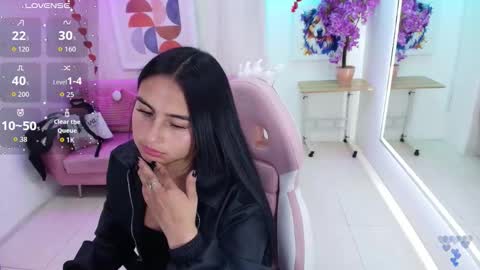 Serena  online show from February 10, 7:28 pm