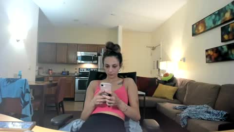 serenityroseee online show from June 25, 10:33 pm