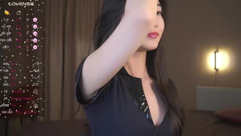 Sana online show from April 12, 1:36 pm