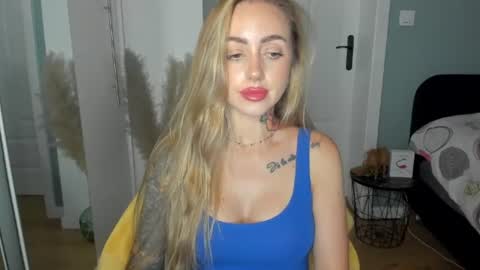 C o r a l i e online show from June 23, 1:53 pm