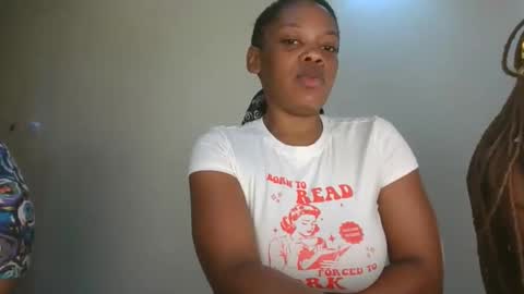 sexy_lyna online show from April 16, 8:30 pm