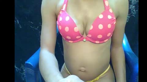 sexypussy000 online show from January 31, 8:29 pm