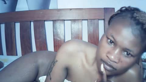 queenivy online show from February 8, 8:23 pm