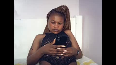 queenivy online show from February 12, 1:40 am