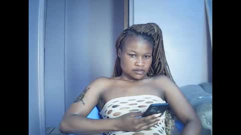 queenivy online show from February 15, 8:13 am