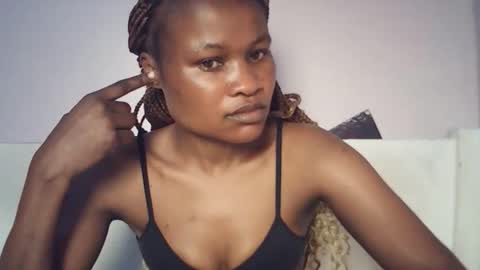 queenivy online show from February 18, 5:12 pm