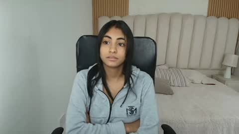 shanelle online show from April 18, 3:20 am