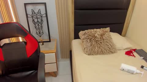 M A G N O  online show from March 19, 1:59 pm