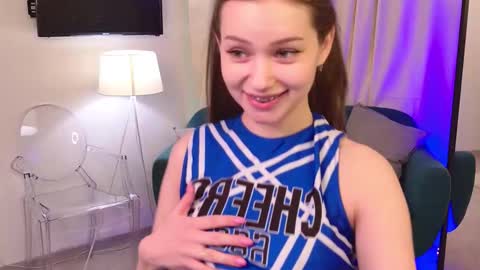 SHEILA online show from February 22, 1:28 am