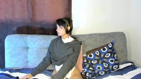 nanami online show from April 18, 11:56 am