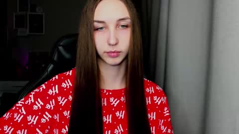 SIA online show from February 10, 12:19 pm