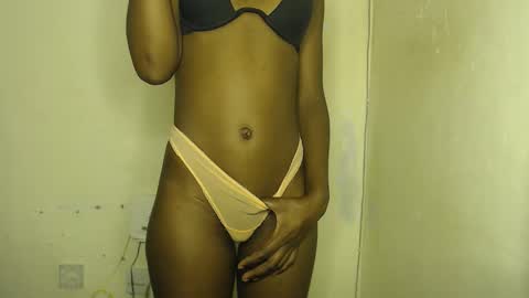 sizzly_ass online show from April 9, 6:19 am