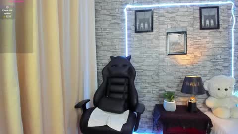 Skarleth online show from April 18, 11:37 pm