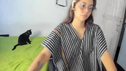 slone03 online show from April 6, 10:55 pm