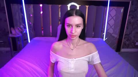 snow_whiteeex online show from March 3, 7:25 am