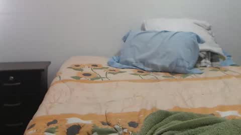 Sofa Castellanos online show from April 10, 2:12 pm