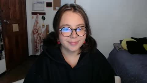 Sofi Lynch online show from March 27, 4:47 am