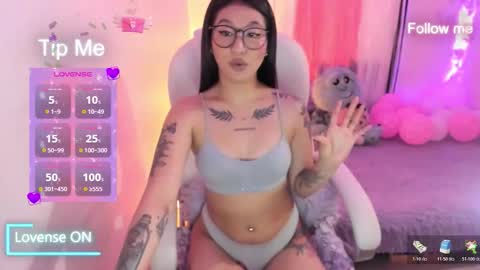 Sofia Thomson online show from March 23, 4:24 pm