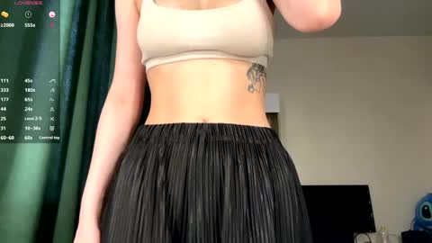 Hi My name is Sofia Welcome to my room Please thumbs up - its important online show from April 13, 4:25 am