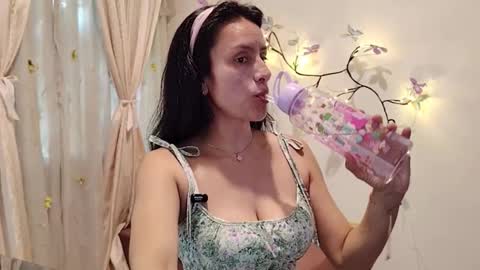 Sofi Bella online show from March 12, 8:00 pm