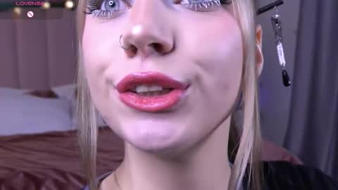 Your ghost wife online show from December 22, 4:32 pm