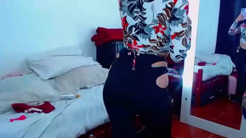 sophia_greey online show from March 14, 6:25 am