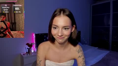 sophiewildcat online show from April 2, 12:30 am