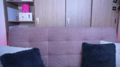 Sophiie online show from April 18, 4:15 am