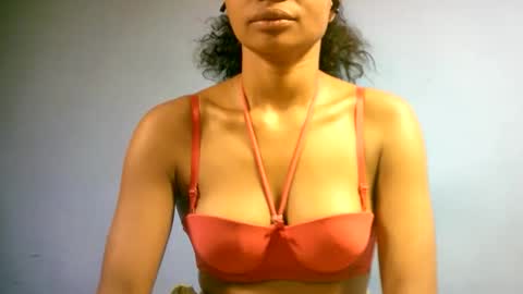 sourayaa online show from April 8, 6:48 am