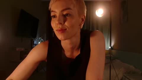 Elizabeth online show from March 18, 5:29 pm