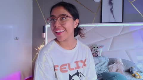 SUKI online show from March 11, 2:09 pm