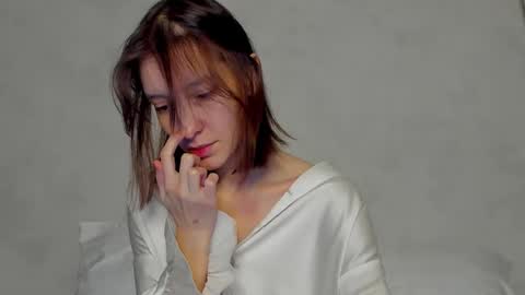 Una online show from January 18, 11:45 pm