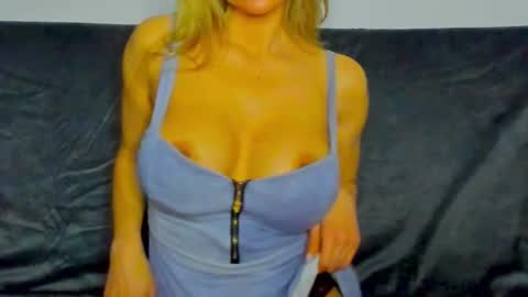 surikiss online show from February 10, 11:45 pm