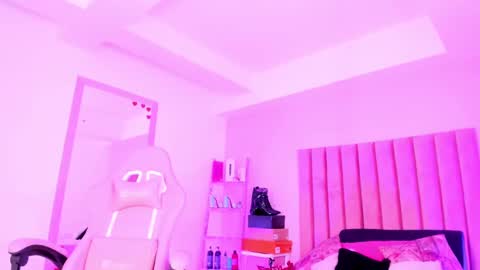 Sussan Nicole  online show from October 8, 12:31 pm