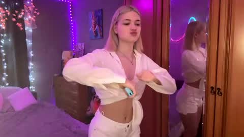 Stacy online show from June 30, 11:37 pm