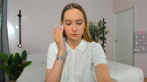 Monica  GTM 3MoTuWeFrSa 500pm-1000pm  online show from August 5, 1:12 am