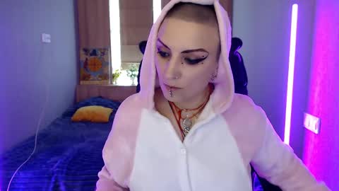 sweet_n_strong online show from April 18, 11:13 am