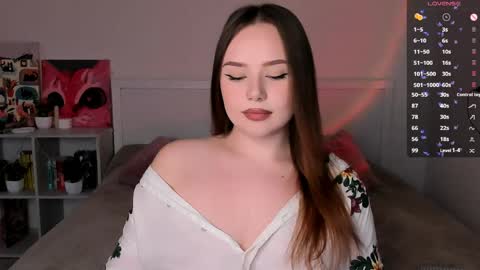 Hannah online show from March 22, 3:18 pm